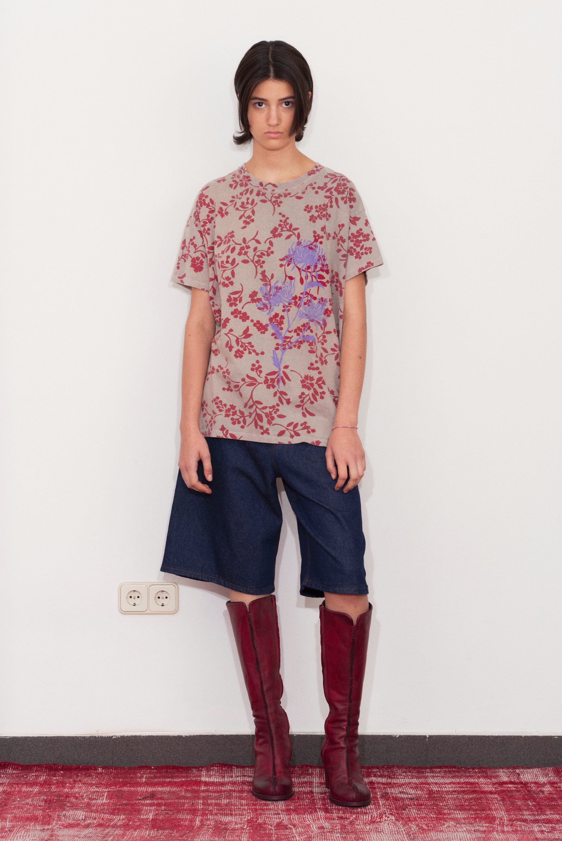 Circle Window Jean Short