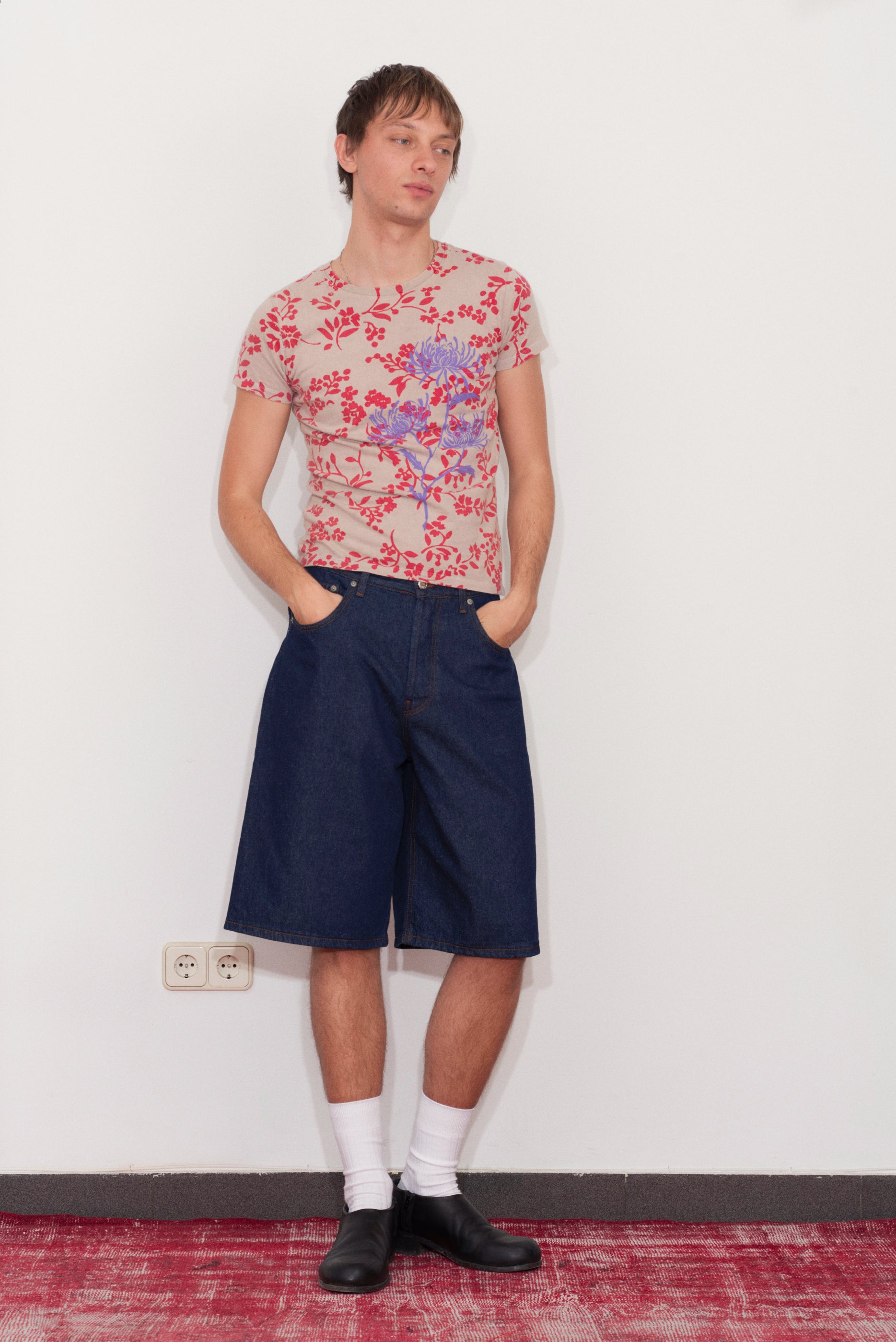 Circle Window Jean Short