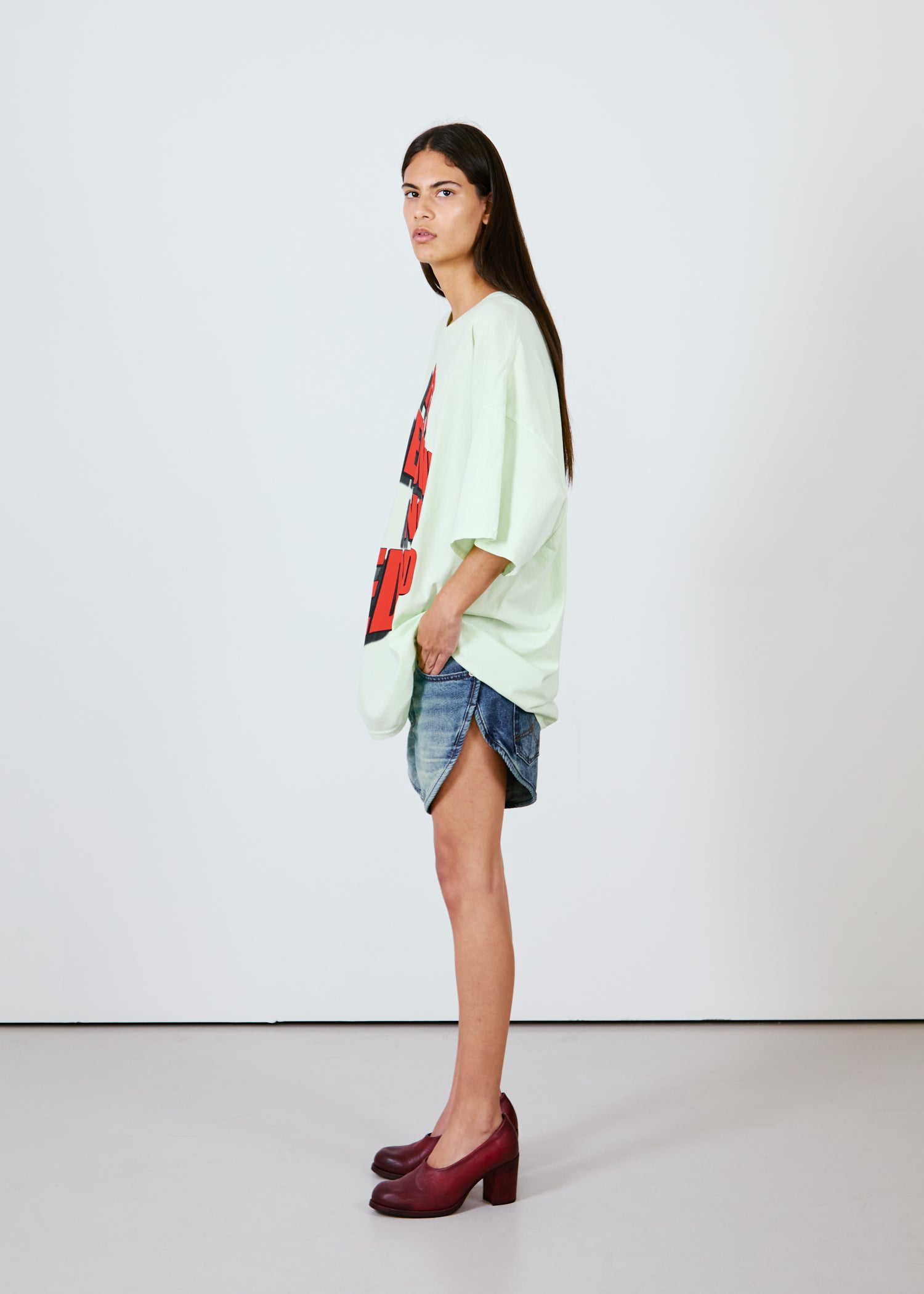 Dan Mitchell Cuming It’s Eddie Tee Oversize